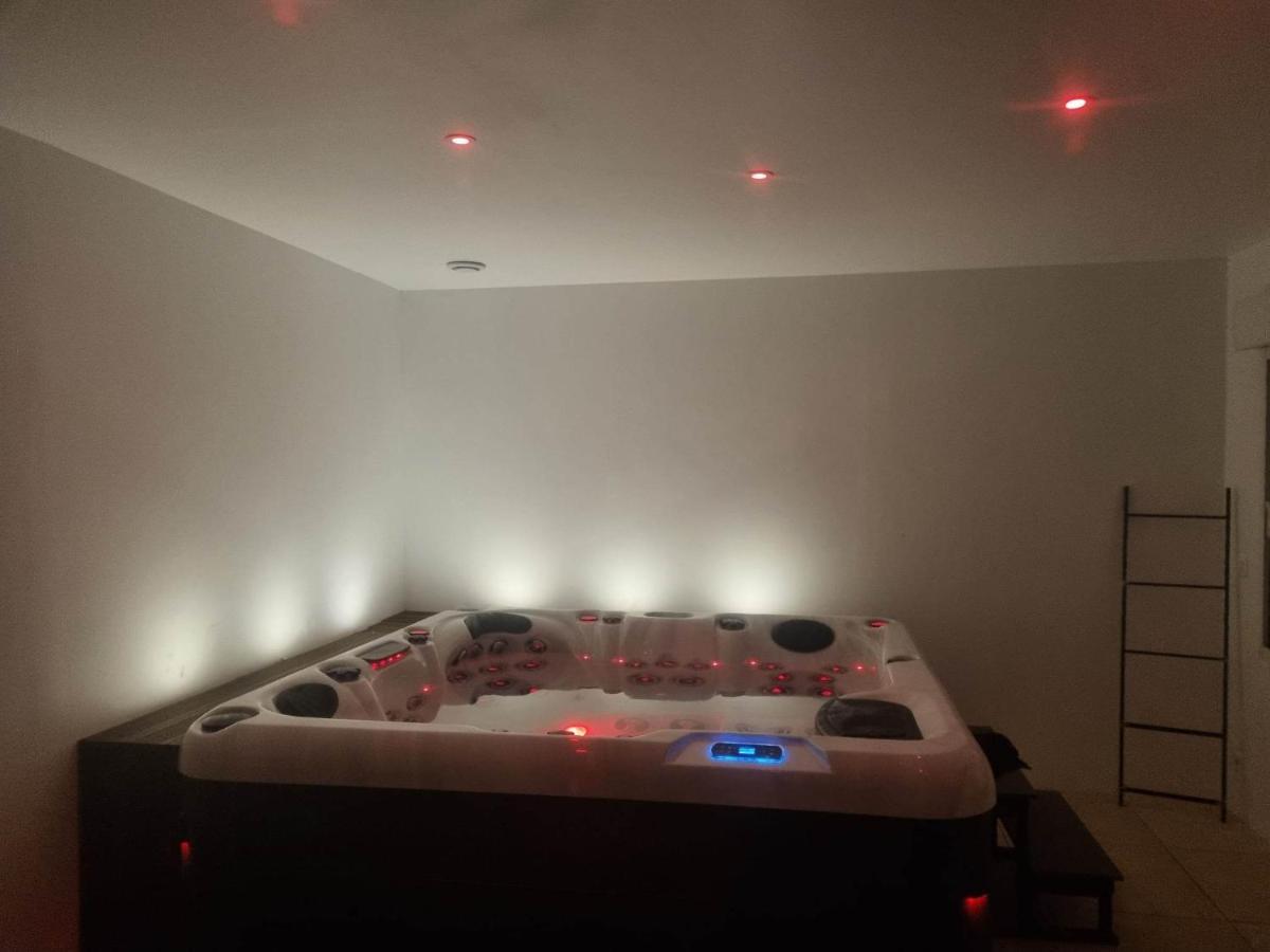Villa Avec Piscine, Jacuzzi Et Vue Imprenable ! Herry Eksteriør billede